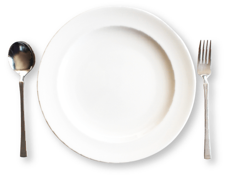 白い皿と、銀のスプーンとフォーク
